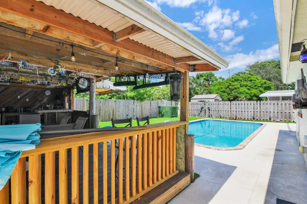 5221 NE 16TH AVENUE Pompano Beach, FL 33064