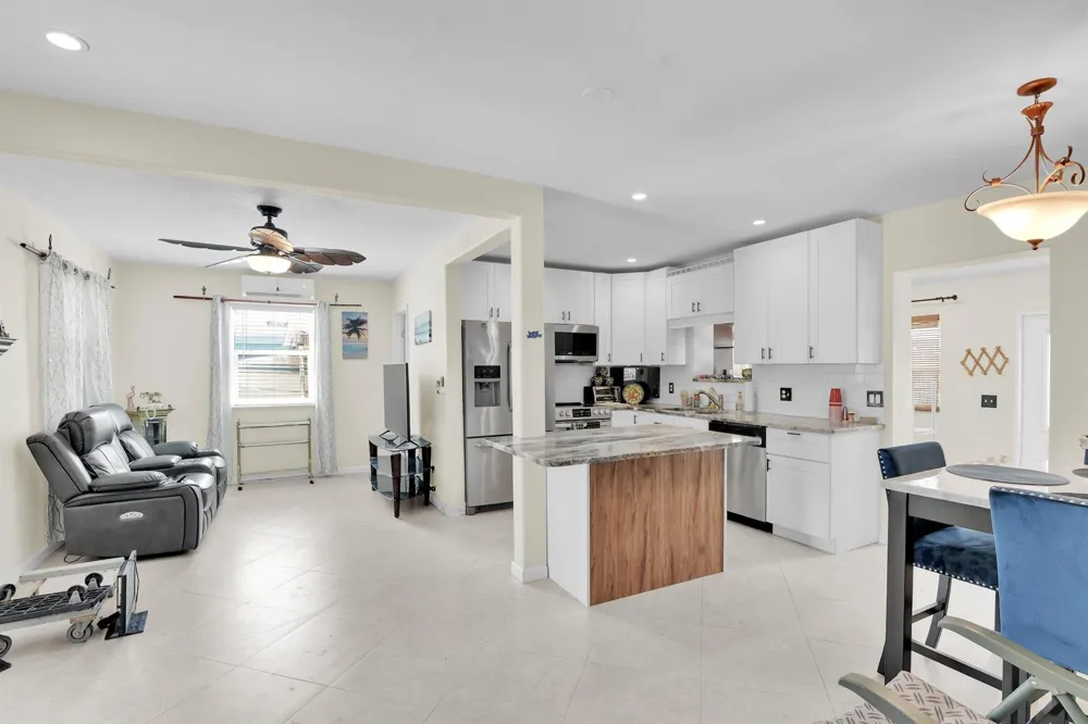 5221 NE 16TH AVENUE Pompano Beach, FL 33064