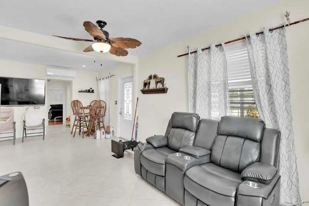 5221 NE 16TH AVENUE Pompano Beach, FL 33064