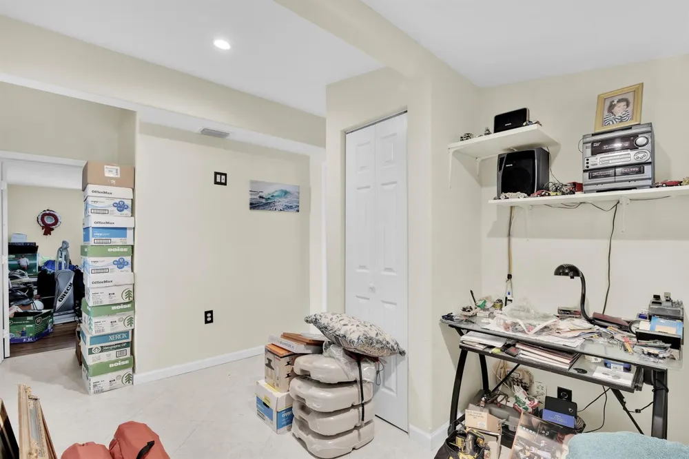 5221 NE 16TH AVENUE Pompano Beach, FL 33064