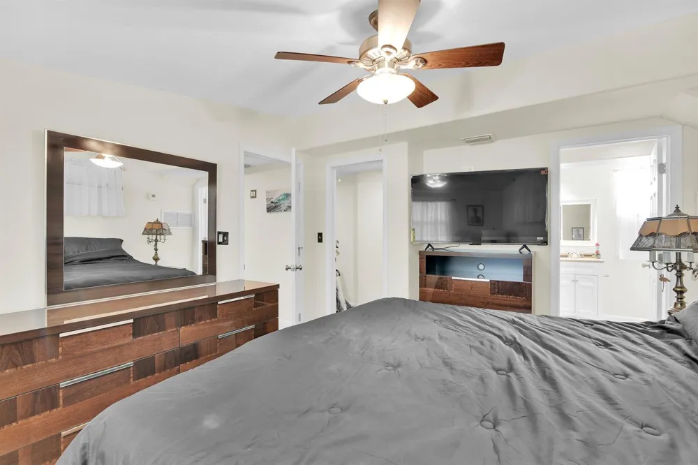 5221 NE 16TH AVENUE Pompano Beach, FL 33064