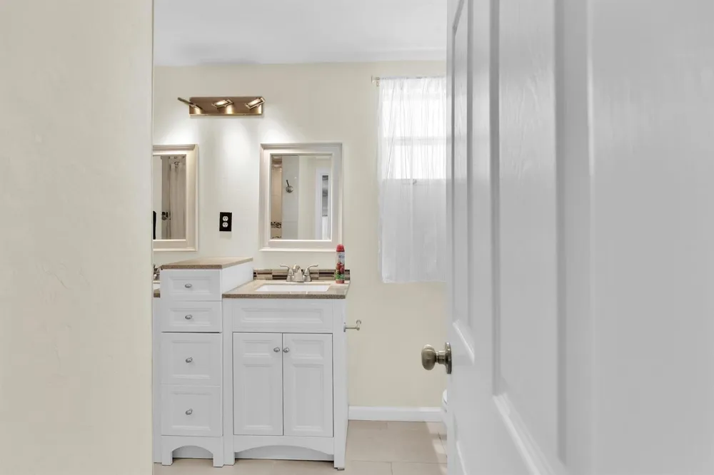 5221 NE 16TH AVENUE Pompano Beach, FL 33064