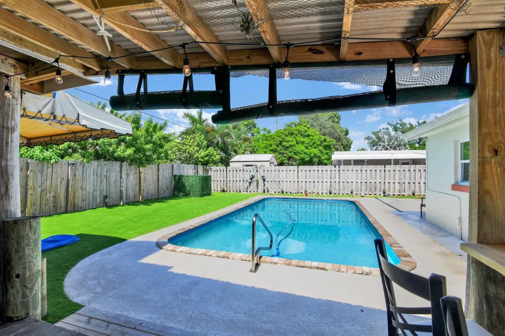5221 NE 16TH AVENUE Pompano Beach, FL 33064