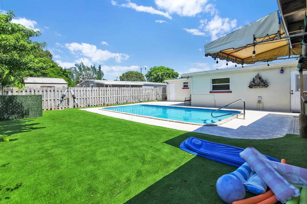 5221 NE 16TH AVENUE Pompano Beach, FL 33064