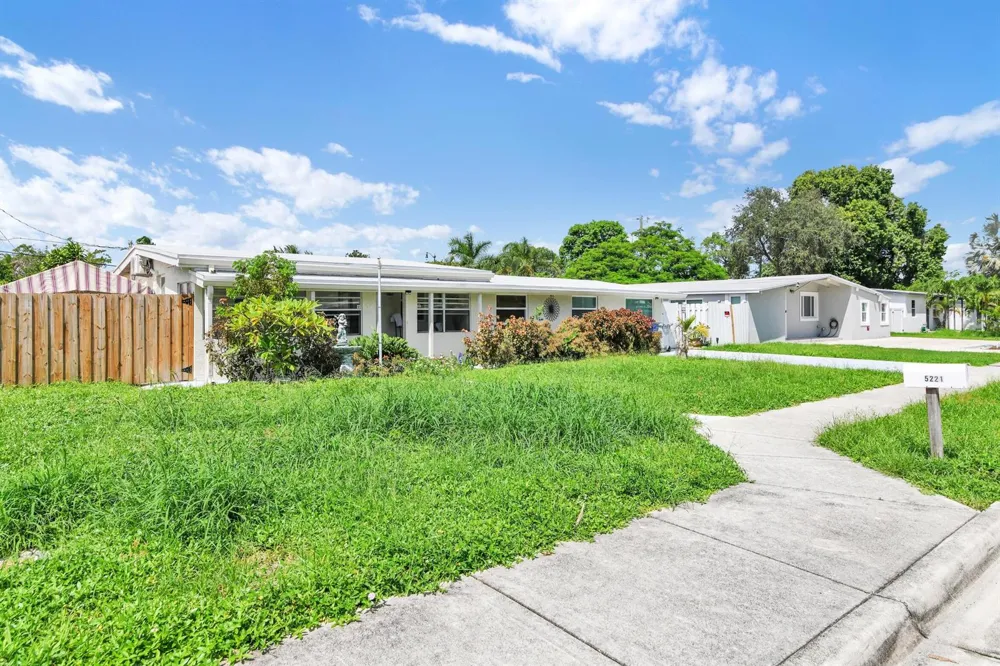 5221 NE 16TH AVENUE Pompano Beach, FL 33064