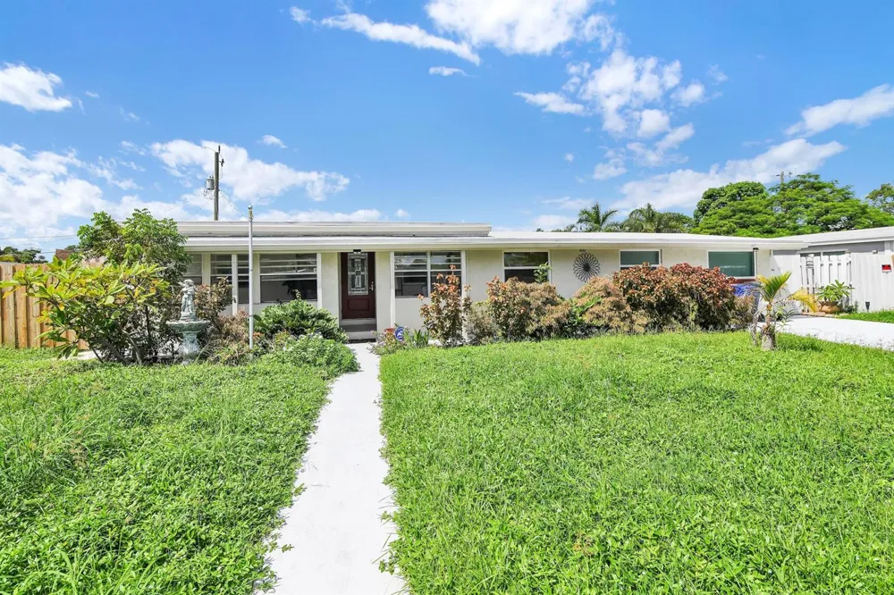 5221 NE 16TH AVENUE Pompano Beach, FL 33064