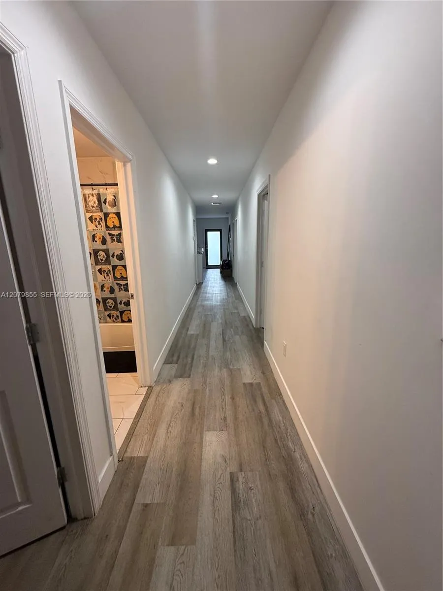 529 NW 16th Ave Fort Lauderdale, FL 33311