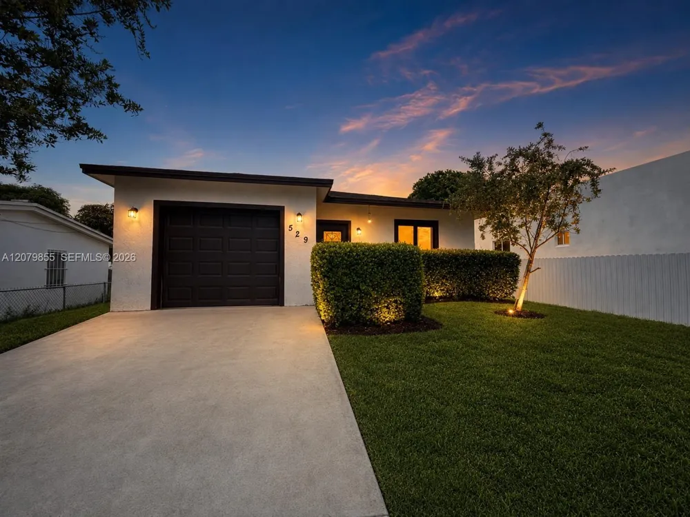 529 NW 16th Ave Fort Lauderdale, FL 33311