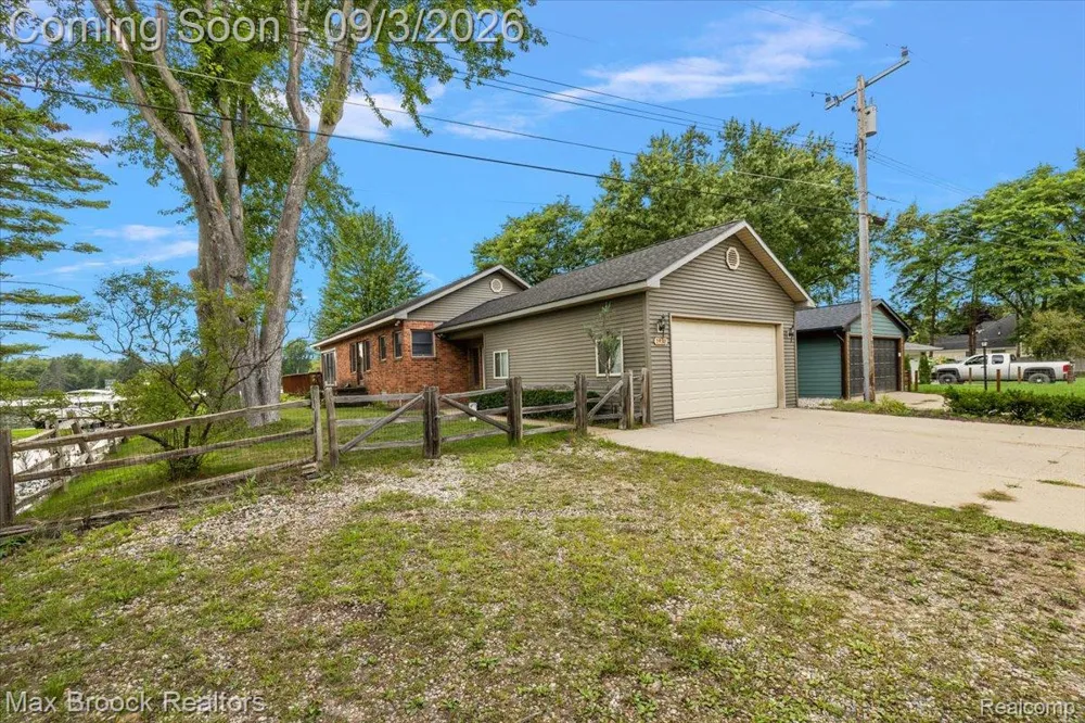 1930 Lake Pointe Drive Brandon Charter Township, MI 48462