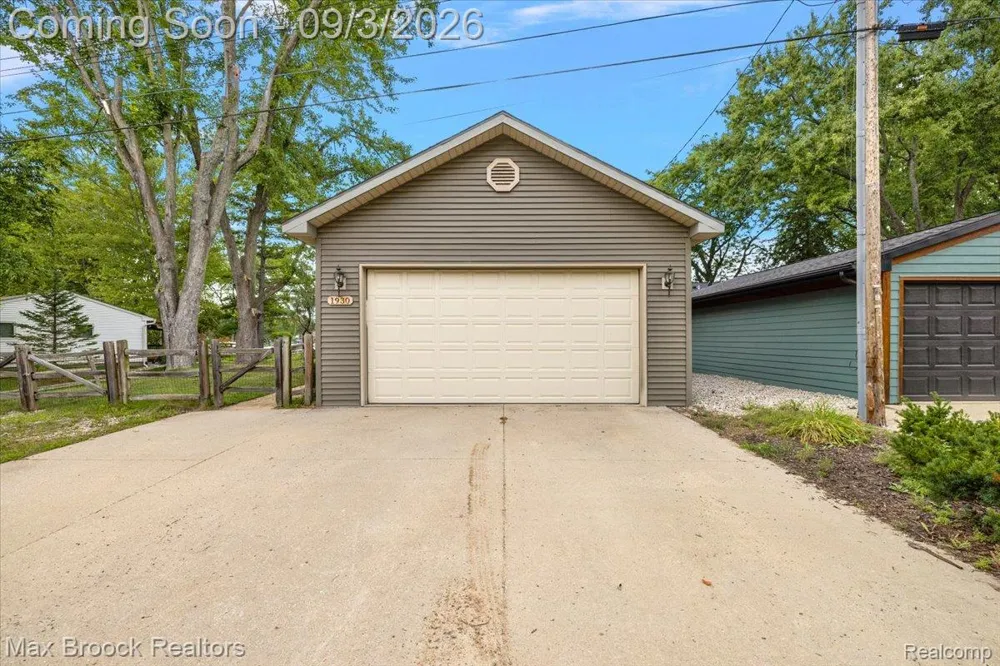 1930 Lake Pointe Drive Brandon Charter Township, MI 48462