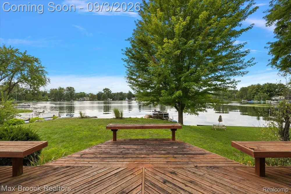 1930 Lake Pointe Drive Brandon Charter Township, MI 48462