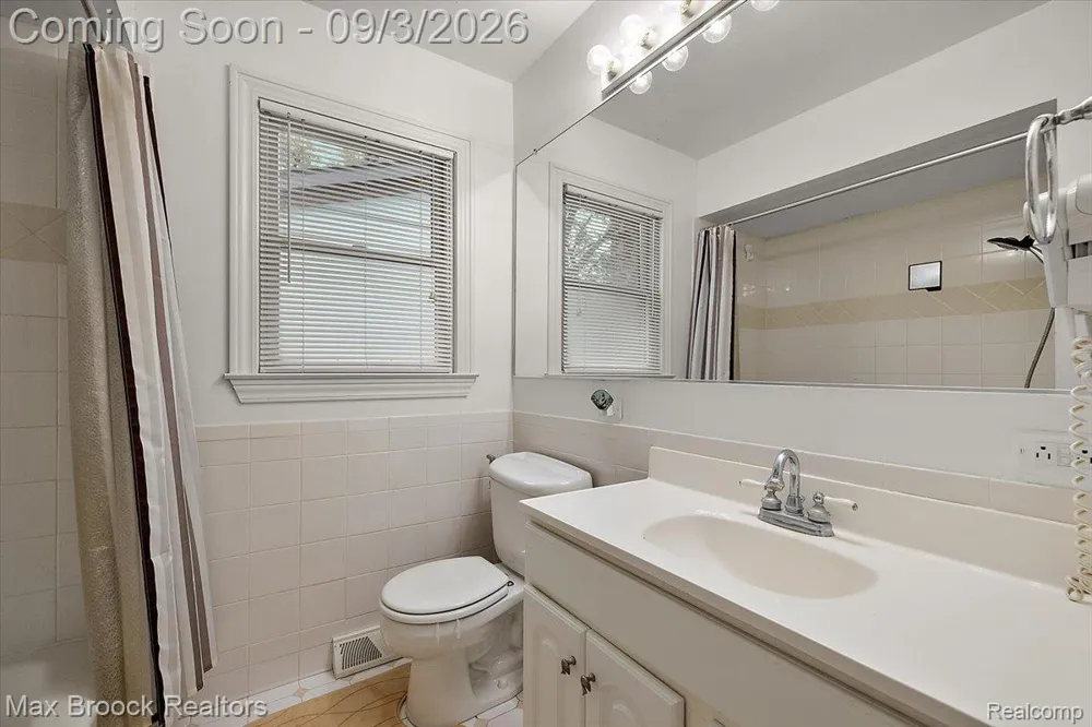 1930 Lake Pointe Drive Brandon Charter Township, MI 48462