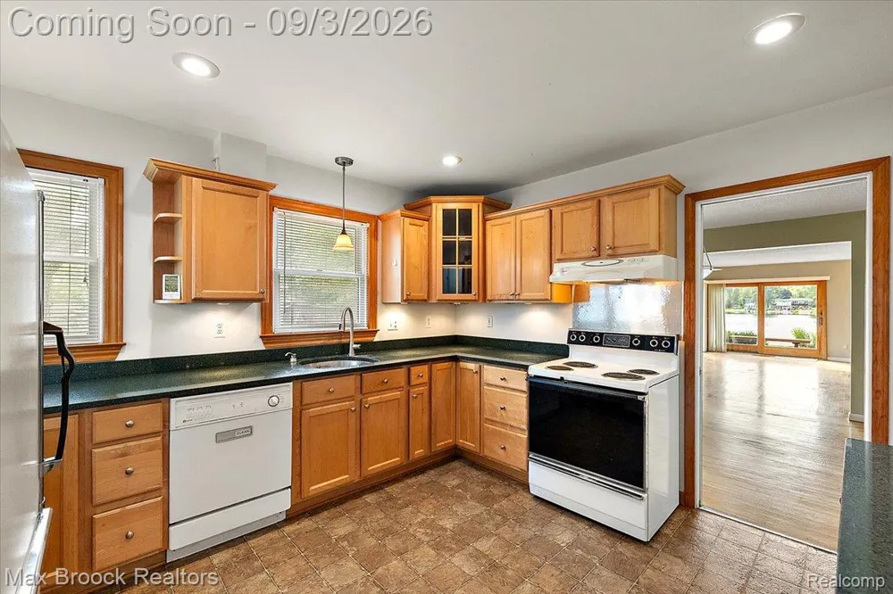 1930 Lake Pointe Drive Brandon Charter Township, MI 48462