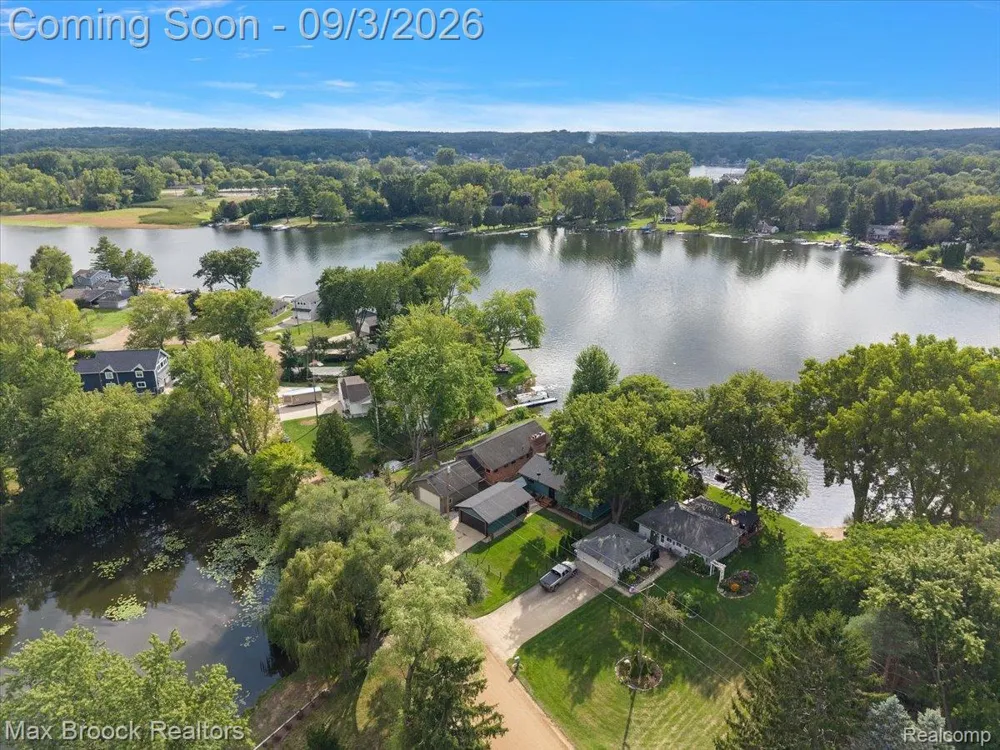 1930 Lake Pointe Drive Brandon Charter Township, MI 48462