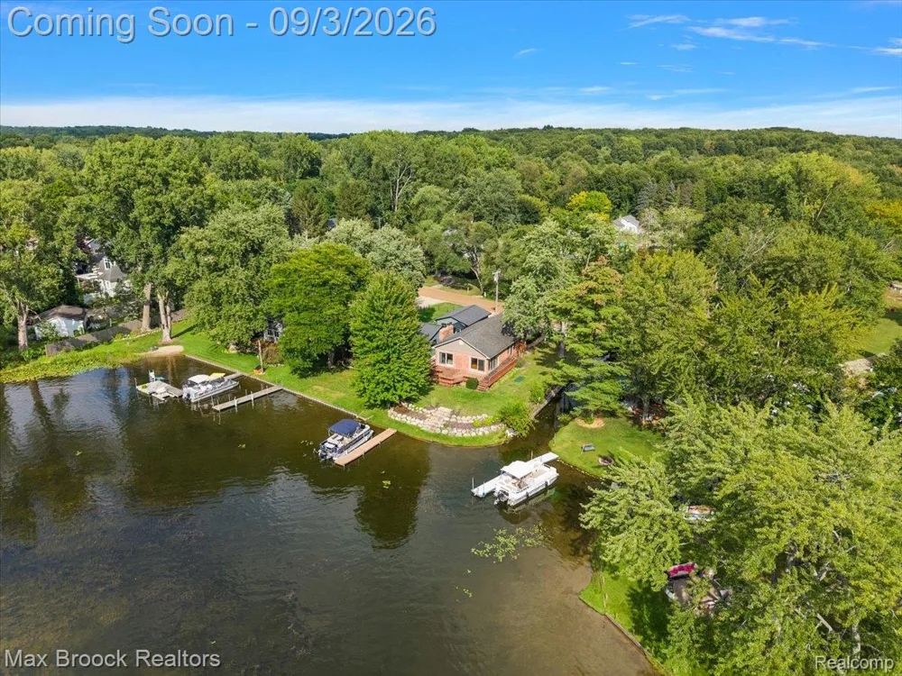 1930 Lake Pointe Drive Brandon Charter Township, MI 48462
