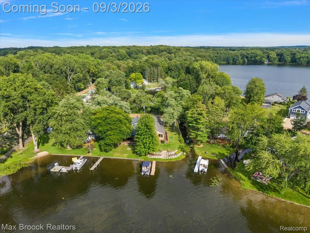 1930 Lake Pointe Drive Brandon Charter Township, MI 48462