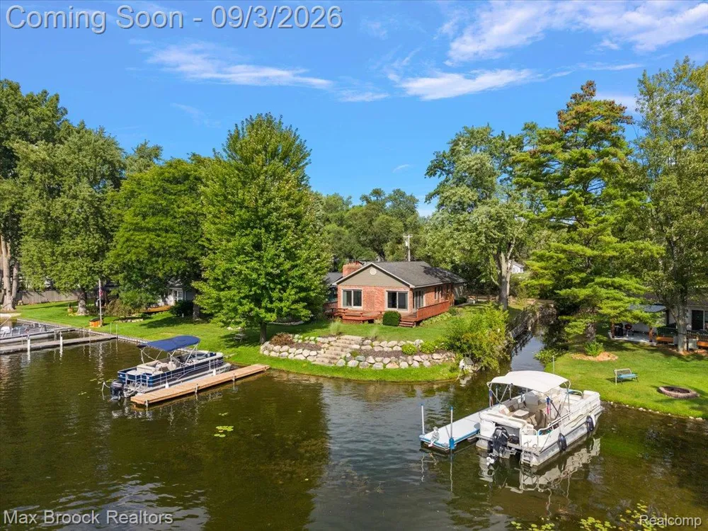 1930 Lake Pointe Drive Brandon Charter Township, MI 48462