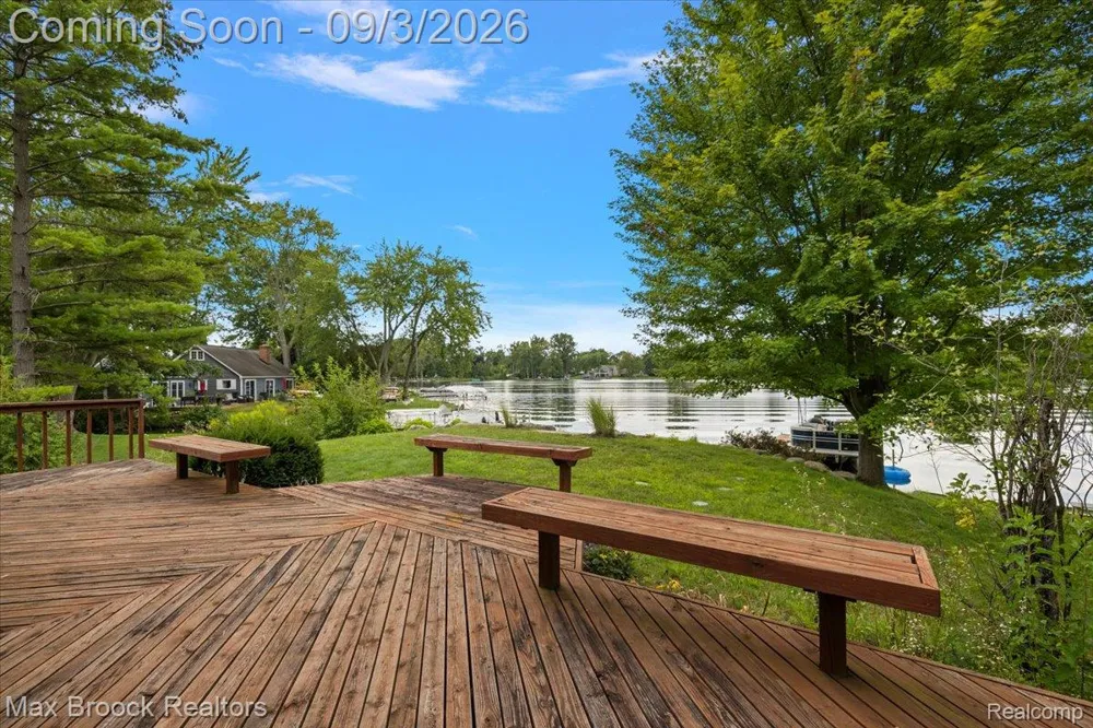 1930 Lake Pointe Drive Brandon Charter Township, MI 48462