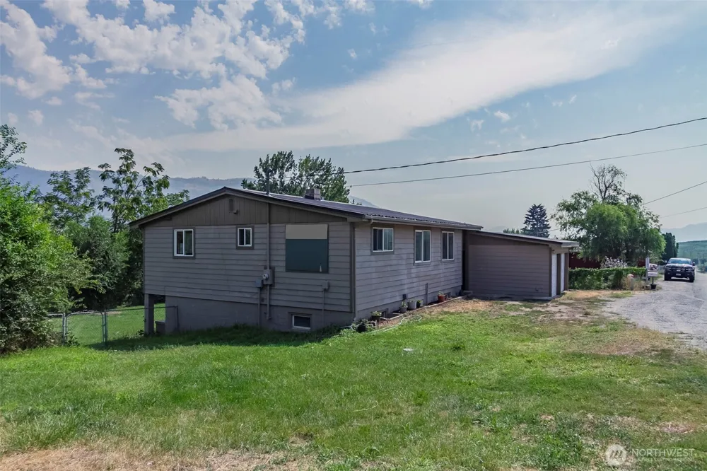 38 Hart Road Oroville, WA 98844