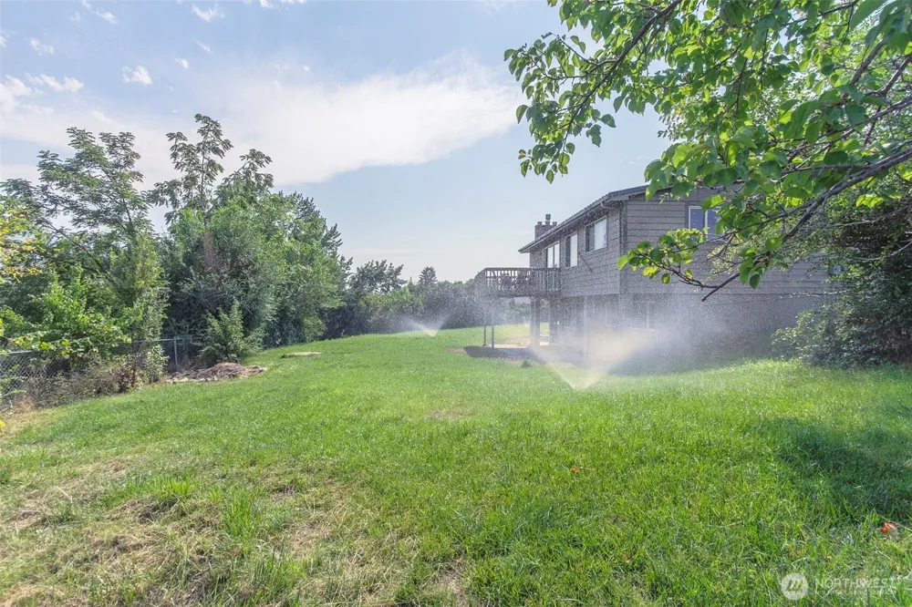 38 Hart Road Oroville, WA 98844