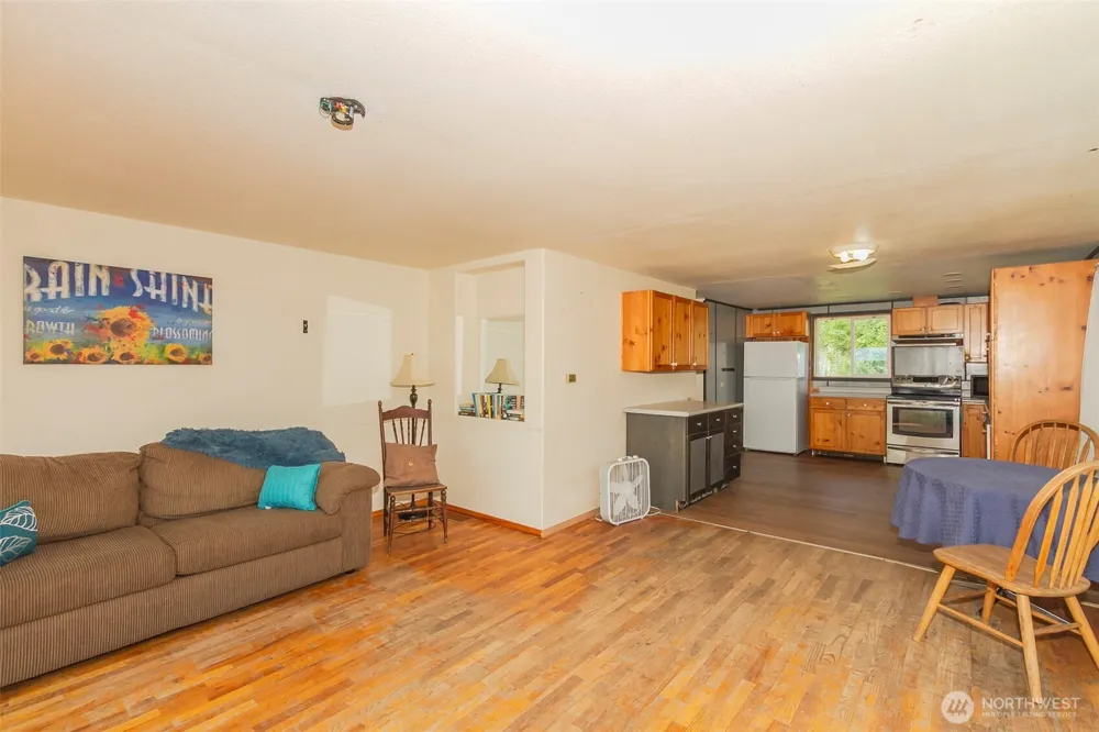 38 Hart Road Oroville, WA 98844