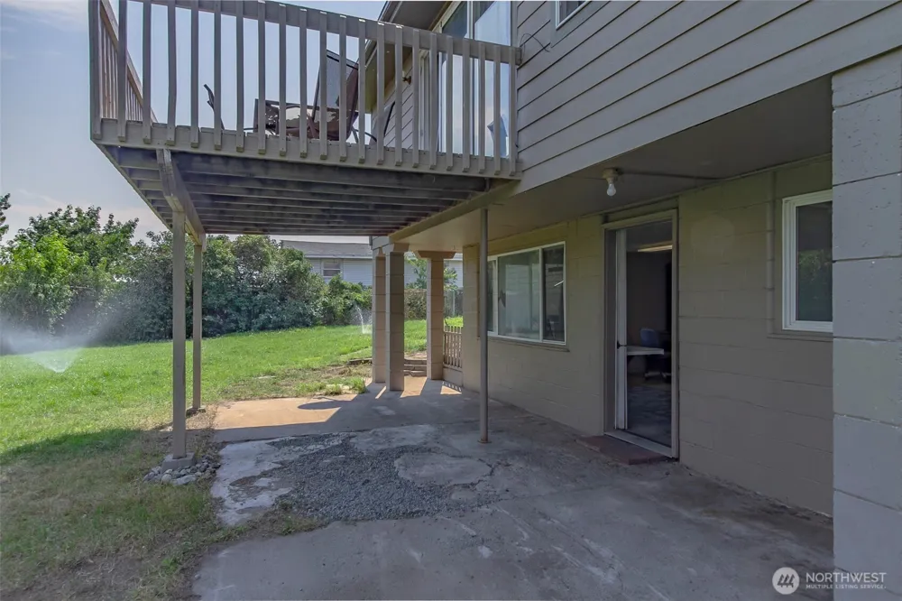 38 Hart Road Oroville, WA 98844
