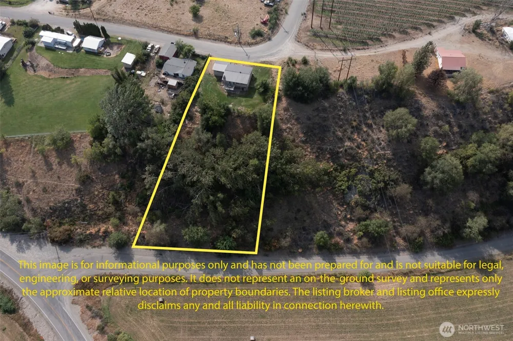 38 Hart Road Oroville, WA 98844