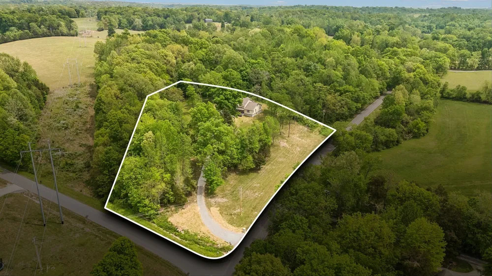 1198 Rogues Fork Rd Bethpage, TN 37022
