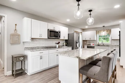 1112 Belmont Dr