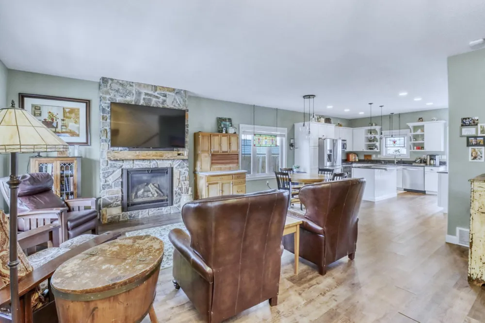 4945 38th Avenue S Fargo, ND 58104