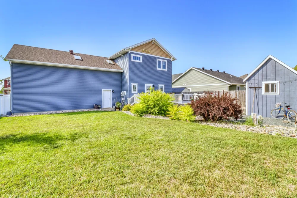 4945 38th Avenue S Fargo, ND 58104