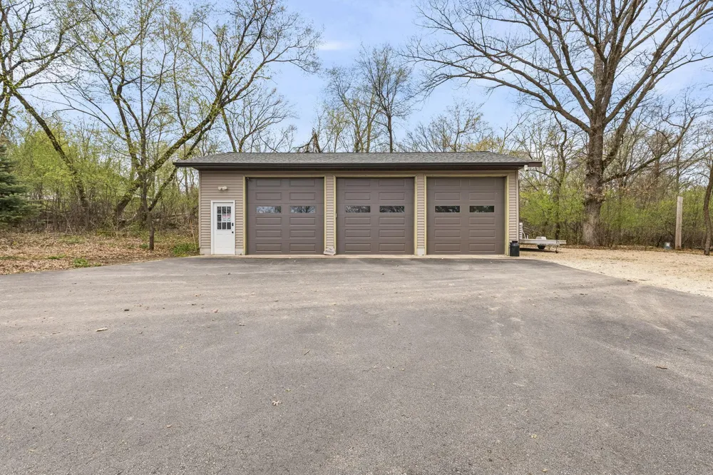 3015 Valleywood Drive SW Rochester, MN 55902