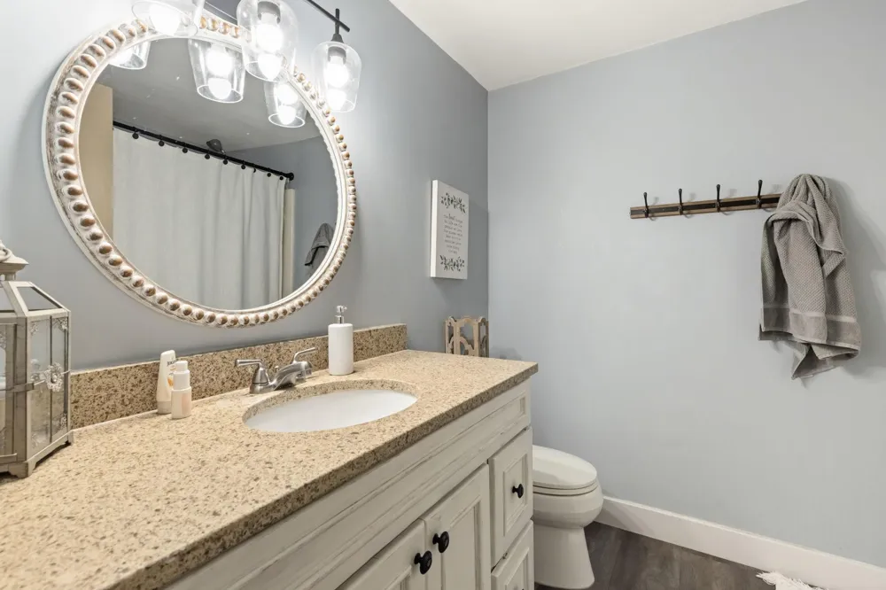 3015 Valleywood Drive SW Rochester, MN 55902