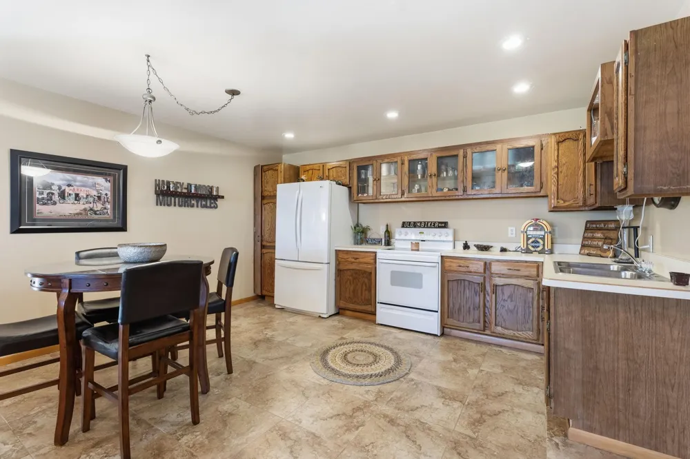 3015 Valleywood Drive SW Rochester, MN 55902