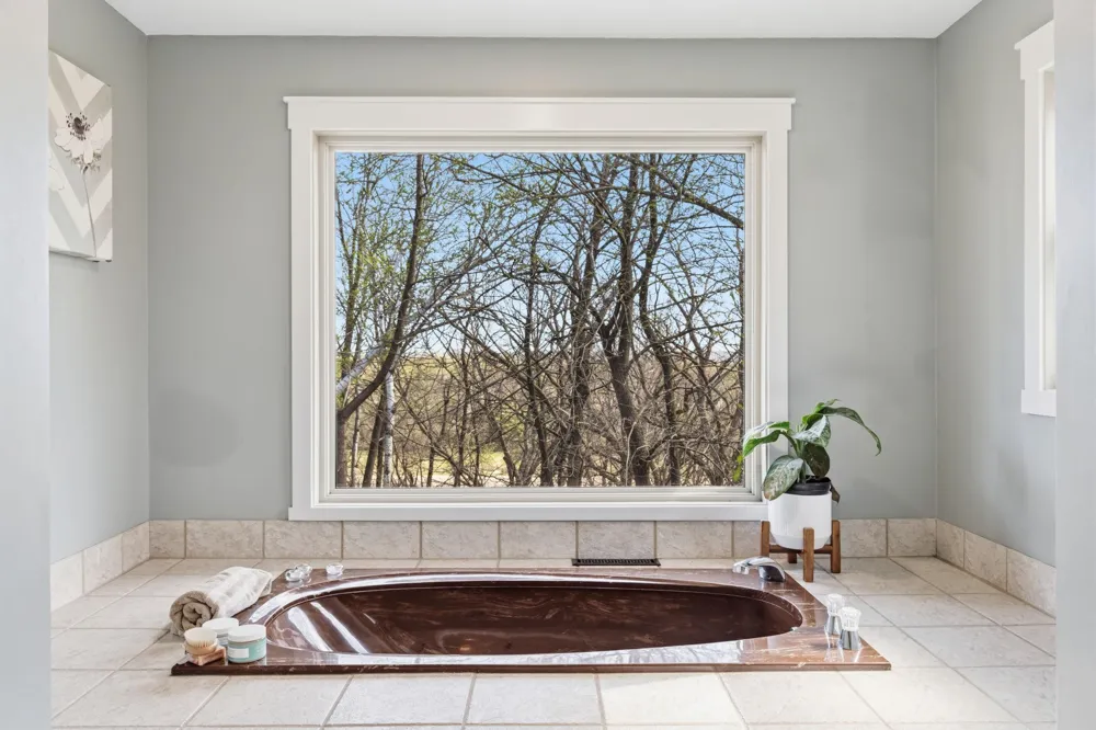 3015 Valleywood Drive SW Rochester, MN 55902