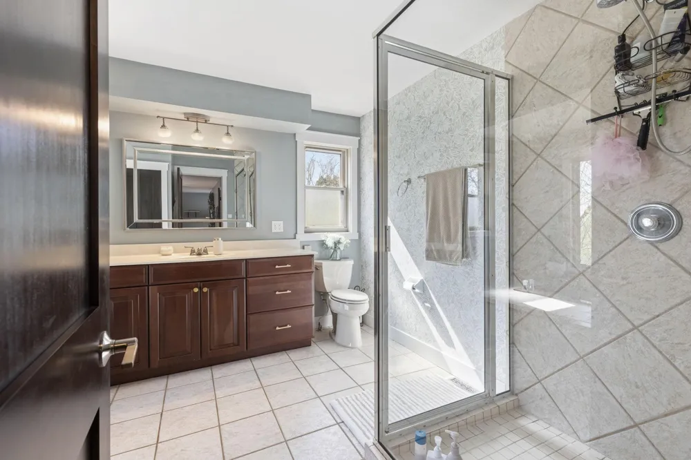 3015 Valleywood Drive SW Rochester, MN 55902
