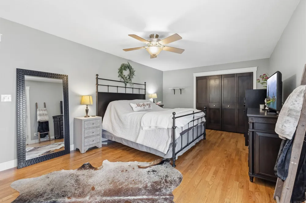 3015 Valleywood Drive SW Rochester, MN 55902