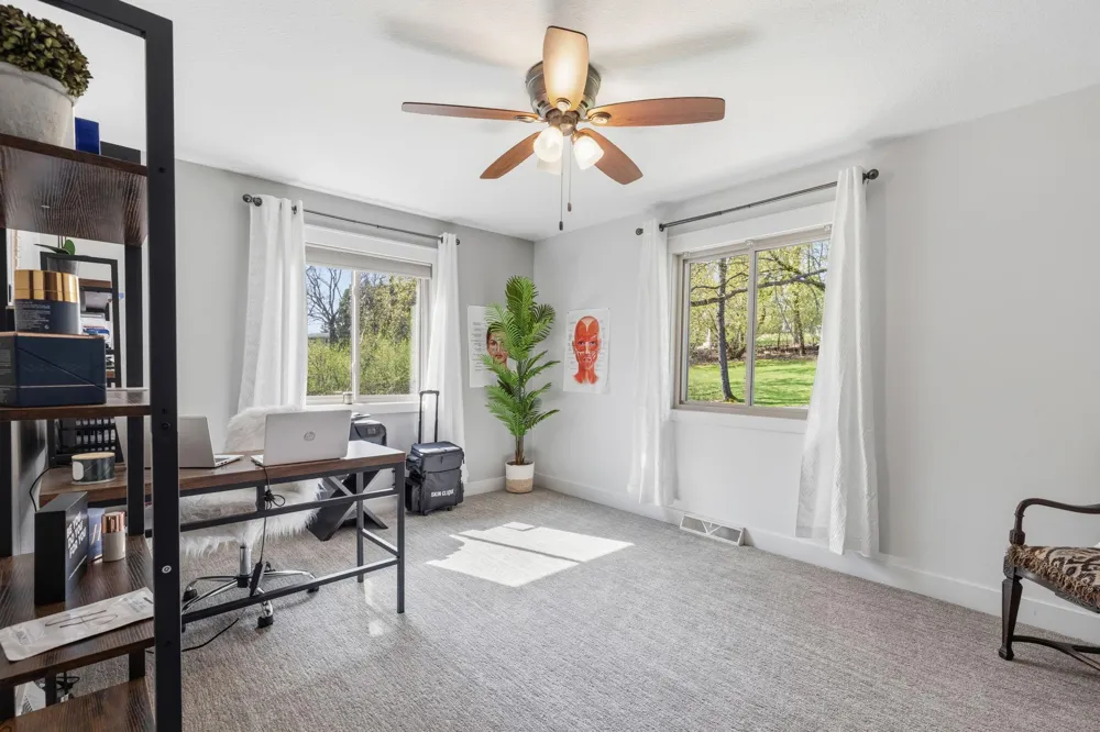 3015 Valleywood Drive SW Rochester, MN 55902