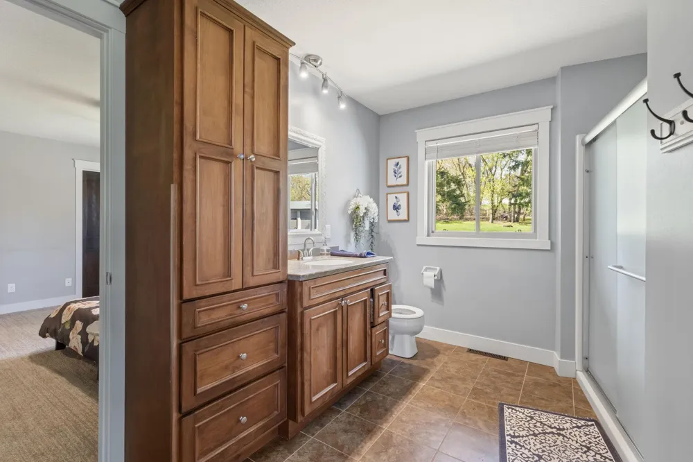 3015 Valleywood Drive SW Rochester, MN 55902