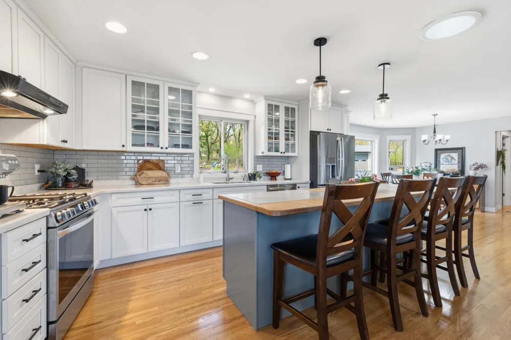 3015 Valleywood Drive SW Rochester, MN 55902