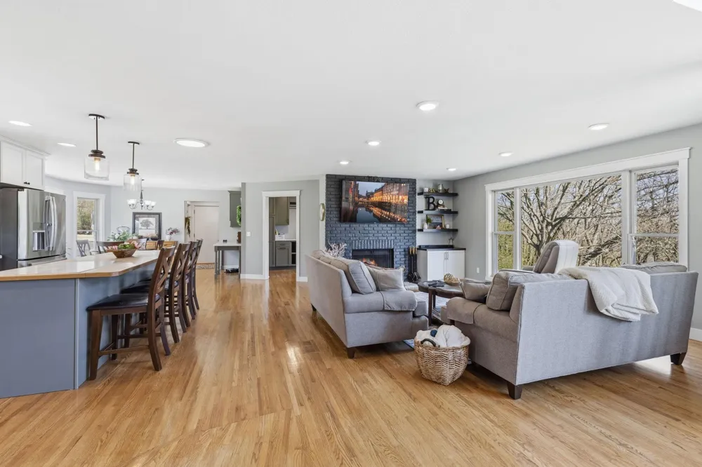 3015 Valleywood Drive SW Rochester, MN 55902