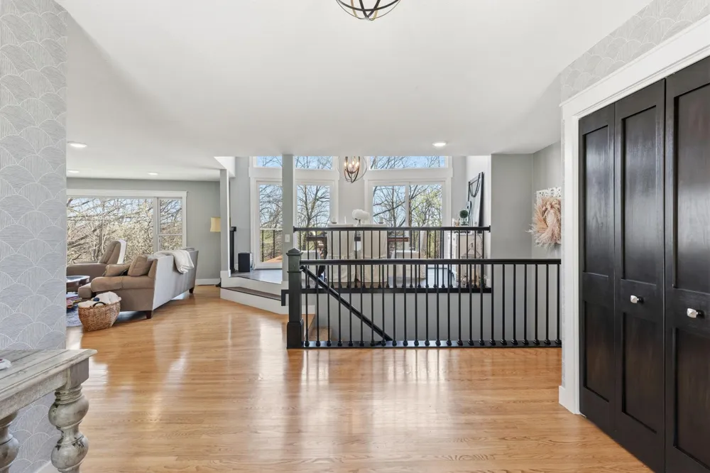 3015 Valleywood Drive SW Rochester, MN 55902
