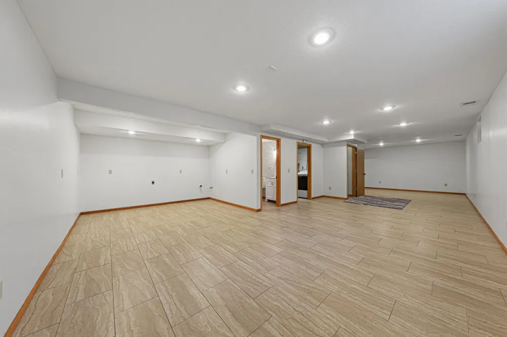 1612 Trailwood Lane SW Faribault, MN 55021