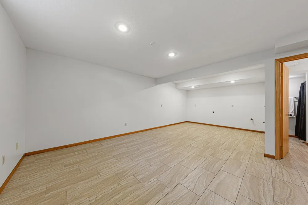 1612 Trailwood Lane SW Faribault, MN 55021