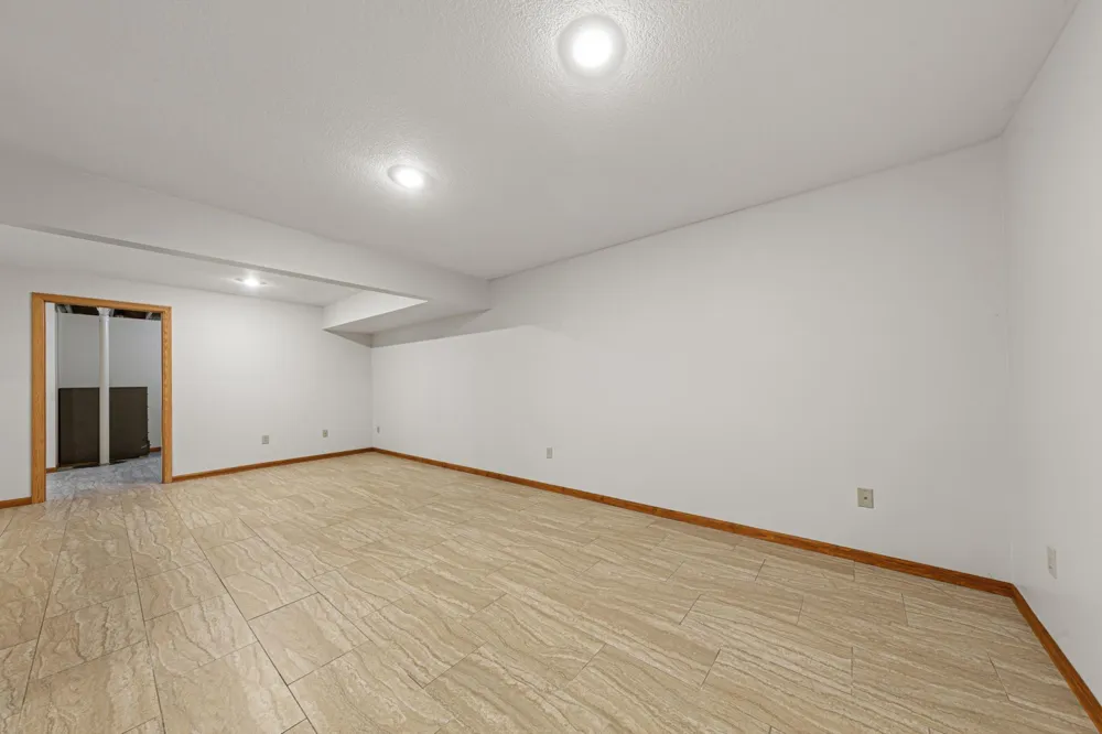 1612 Trailwood Lane SW Faribault, MN 55021