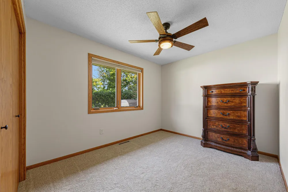1612 Trailwood Lane SW Faribault, MN 55021
