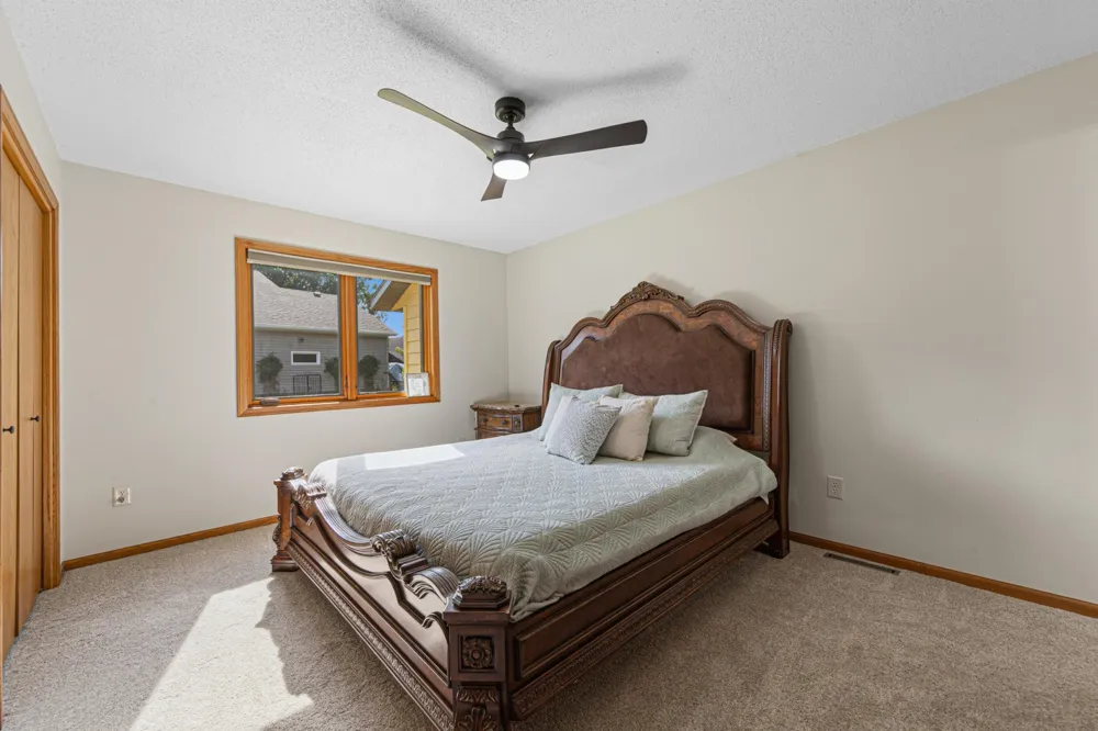 1612 Trailwood Lane SW Faribault, MN 55021