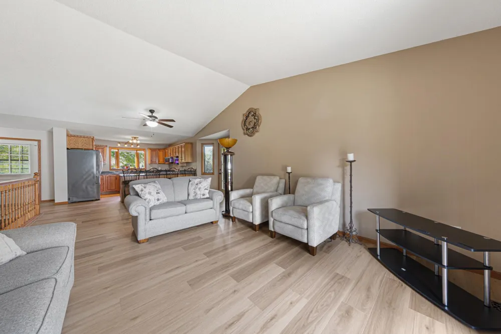1612 Trailwood Lane SW Faribault, MN 55021