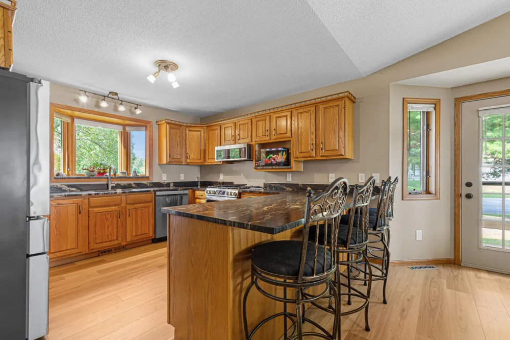 1612 Trailwood Lane SW Faribault, MN 55021