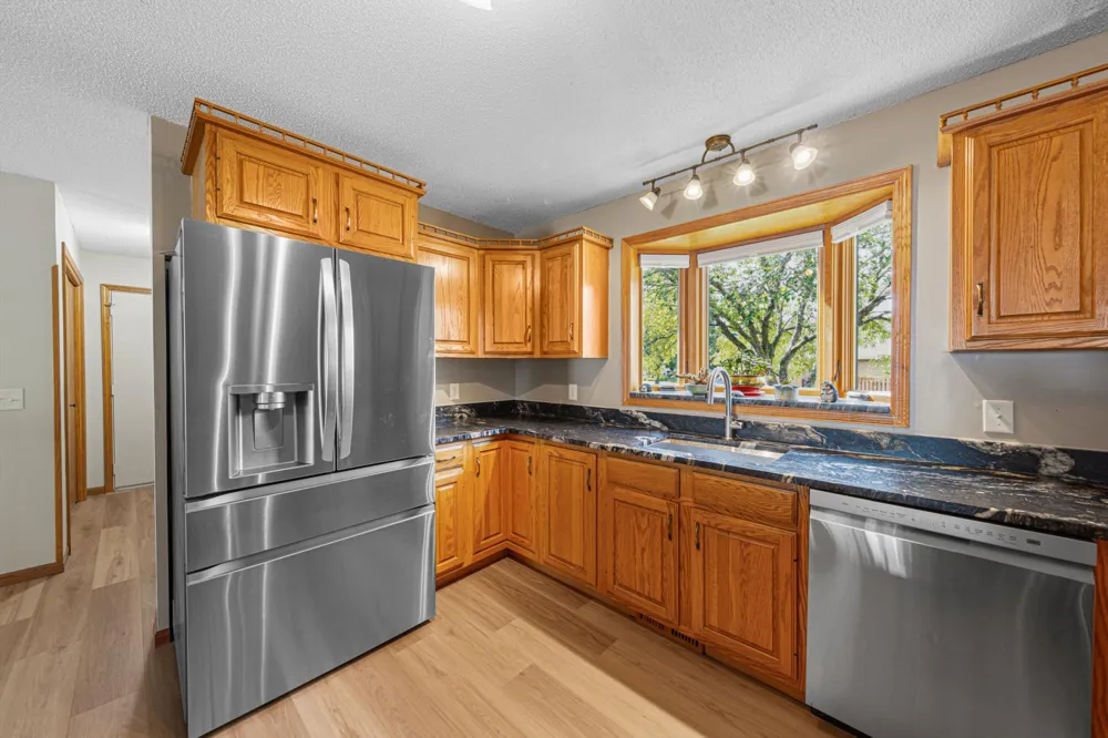 1612 Trailwood Lane SW Faribault, MN 55021